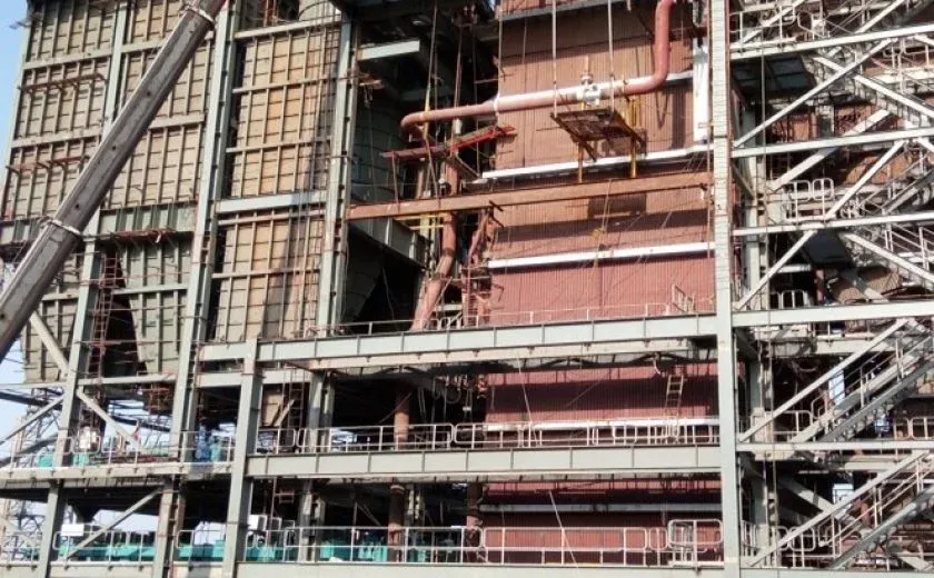 Boiler installation in industrial plant with heavy engineering structure