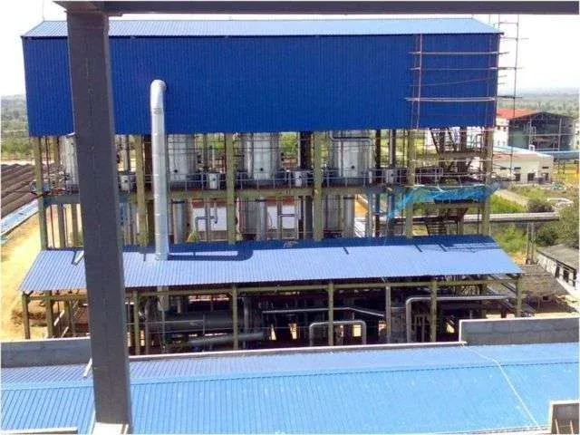 Manufacturing plant infrastructure with multi-level equipment and ducts